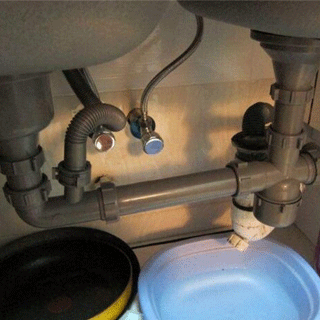 泰安七里小区厨房下水道堵了怎么办---泰安七里社区怎样自己疏通下水道